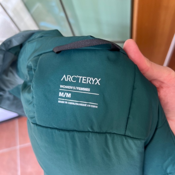 NWT Arcteryx women’s sentinel insulated jacket - Picture 9 of 9